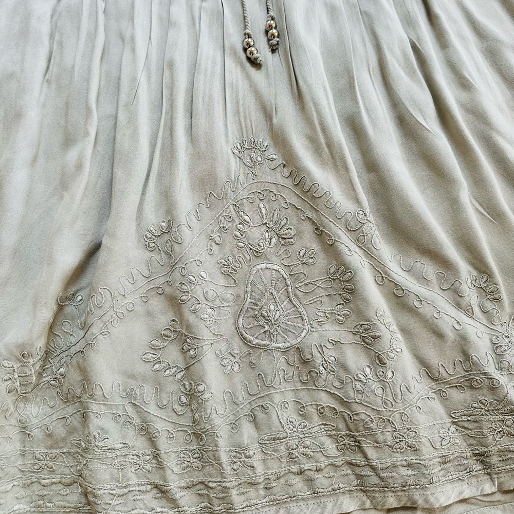 Women’s Sage Green Blouse! 2X - Picture 4 of 5